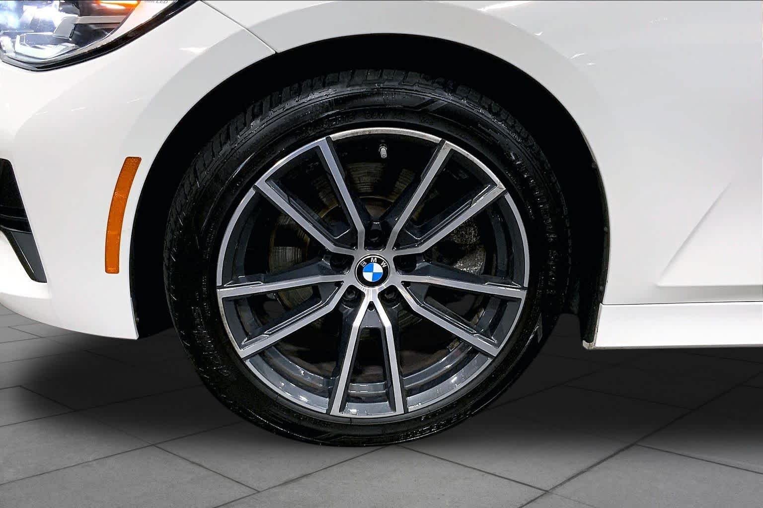 Used 2020 Alpine White BMW 330i xDrive image 11