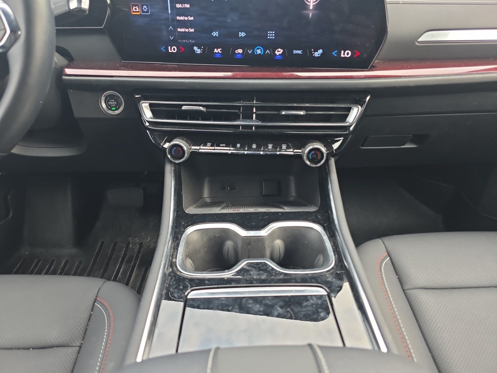 2025 Chevrolet Traverse Z71 - Photo 12