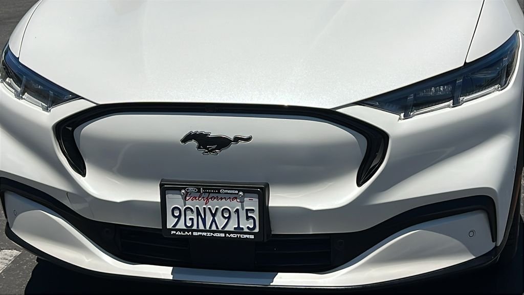 Used 2023 White Ford Premium image 3