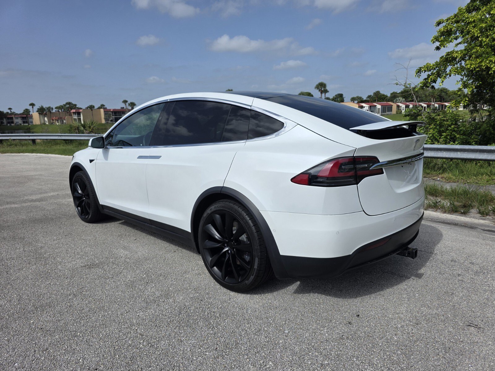5YJXCAE2XLF250776