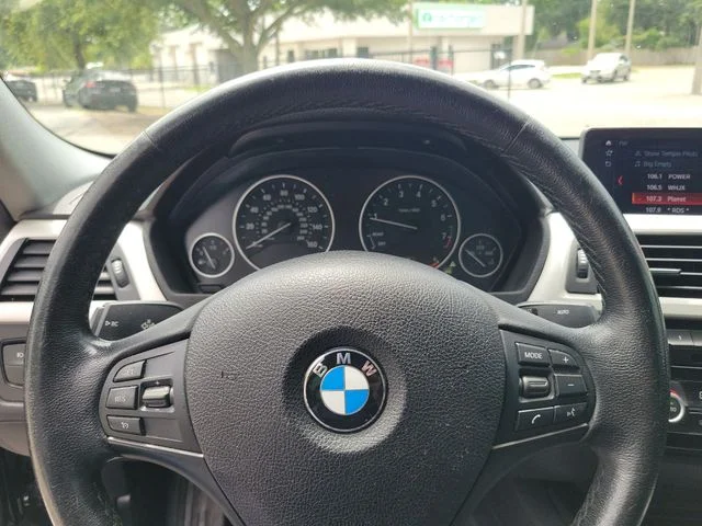 Used 2018 Black BMW 320i xDrive image 23