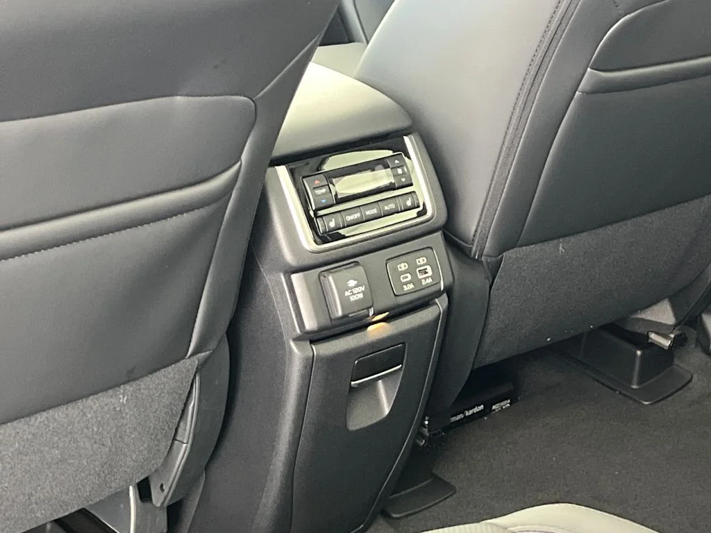 New 2026 CRYSTAL WHITE PEARL Subaru Onyx Edition Touring 7-Passenger image 36