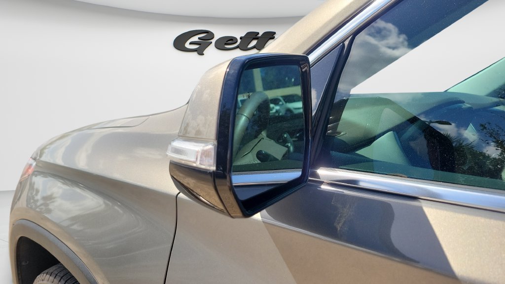Used 2019  Chevrolet LT image 5