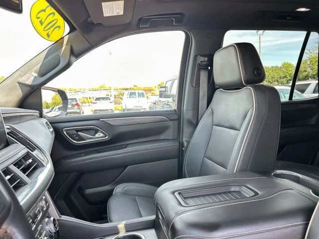 Used 2023 Blue GMC SLT image 32