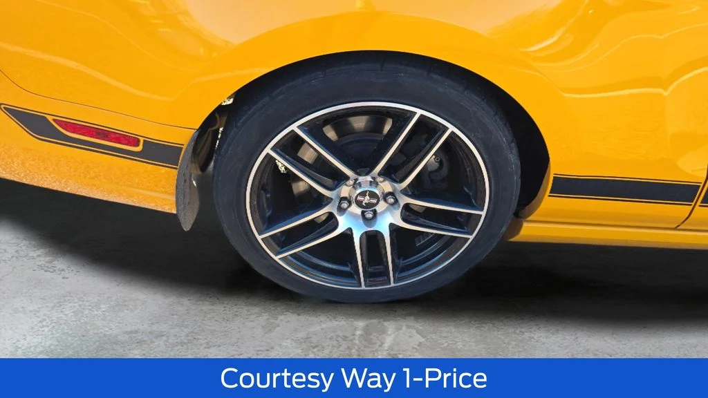 Used 2013 Yellow Ford Boss 302 image 12