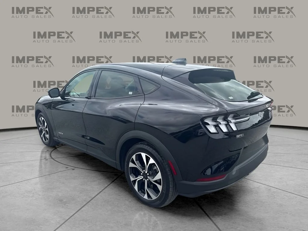 Used 2025 Black Ford Select image 2
