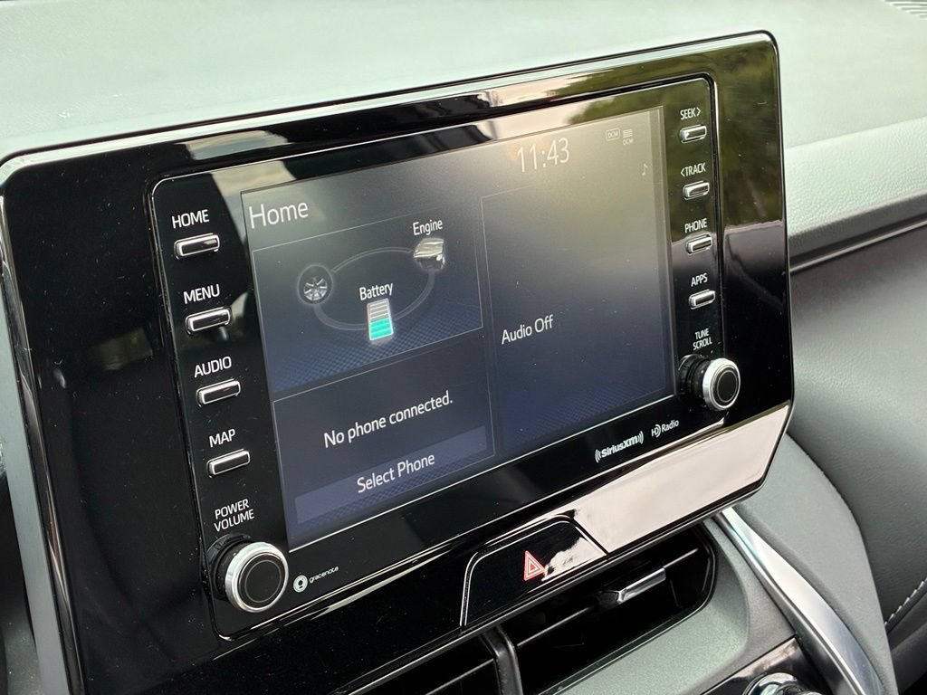 Used 2022 White Toyota XLE image 6