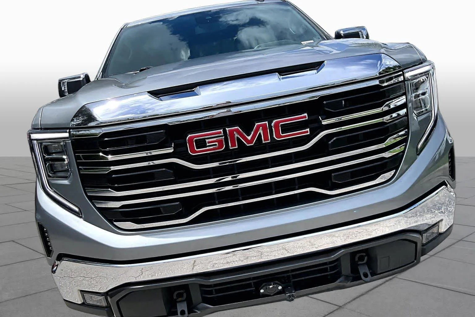 Used 2023 Sterling Metallic GMC SLT image 30