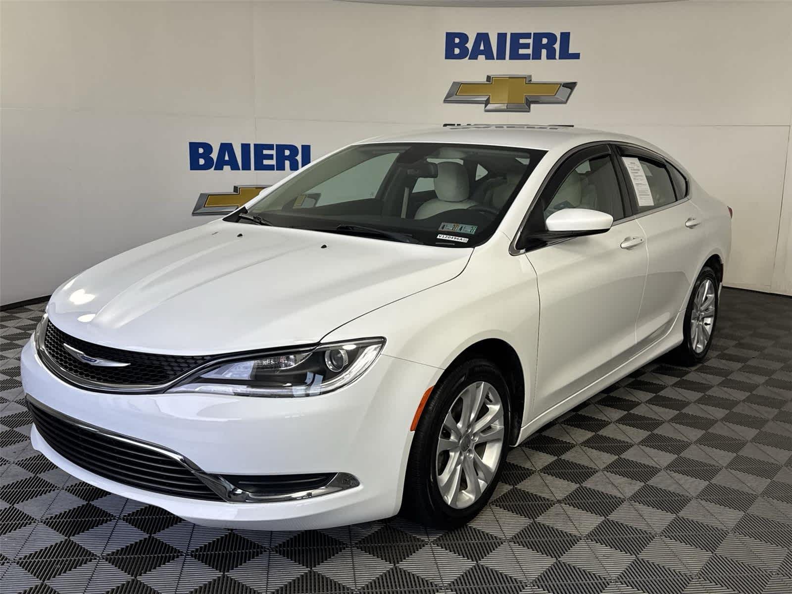 2016 Chrysler 200 Limited's photo
