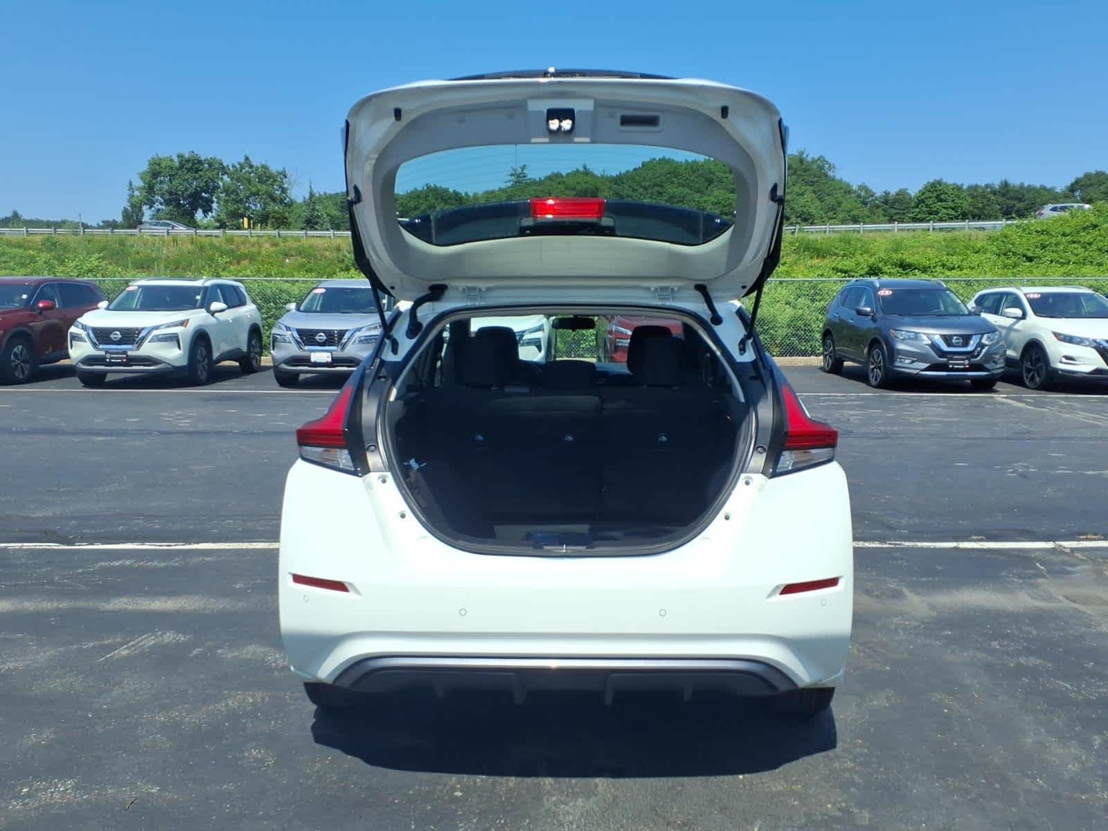 Used 2023 Glacier White Nissan S image 10