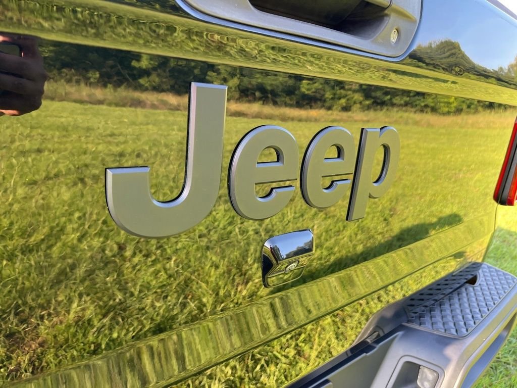 Used 2020 Black Jeep Sport image 35