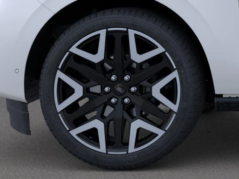 New 2026 Star White Metallic Tri-Coat Ford Platinum image 19