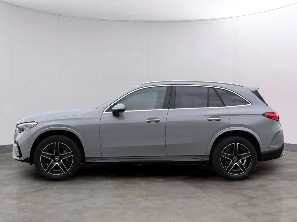 New 2026 MANUFAKTUR Alpine Grey Mercedes-Benz GLC 300 image 4