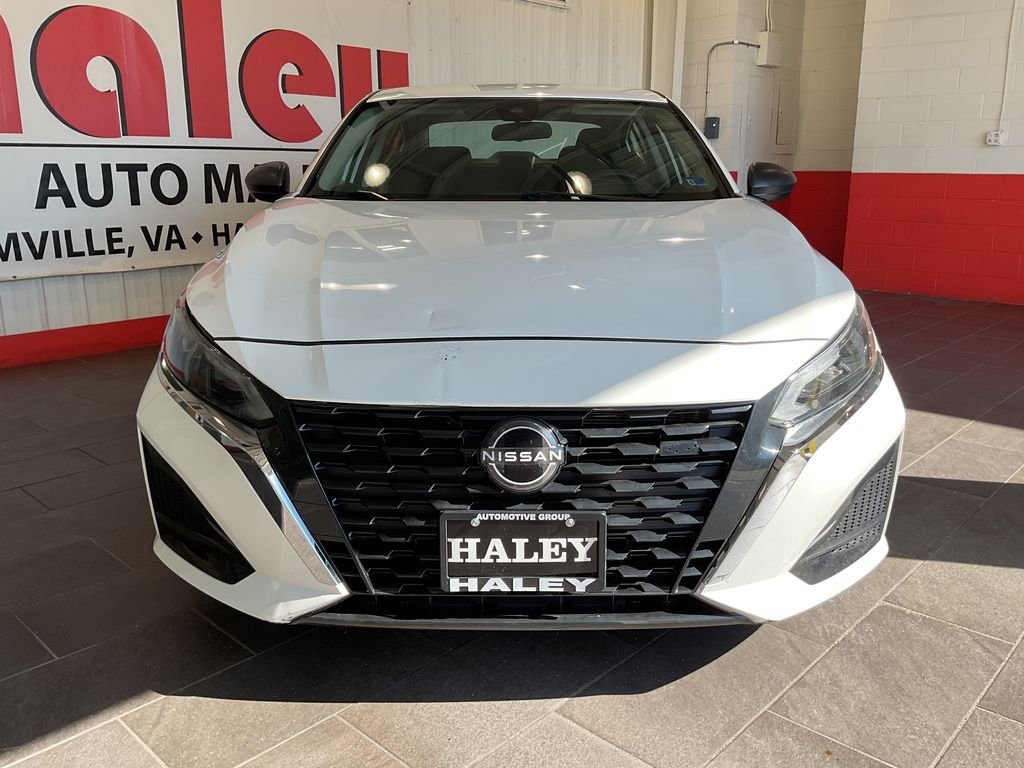 Used 2024 White Nissan 2.5 S image 3