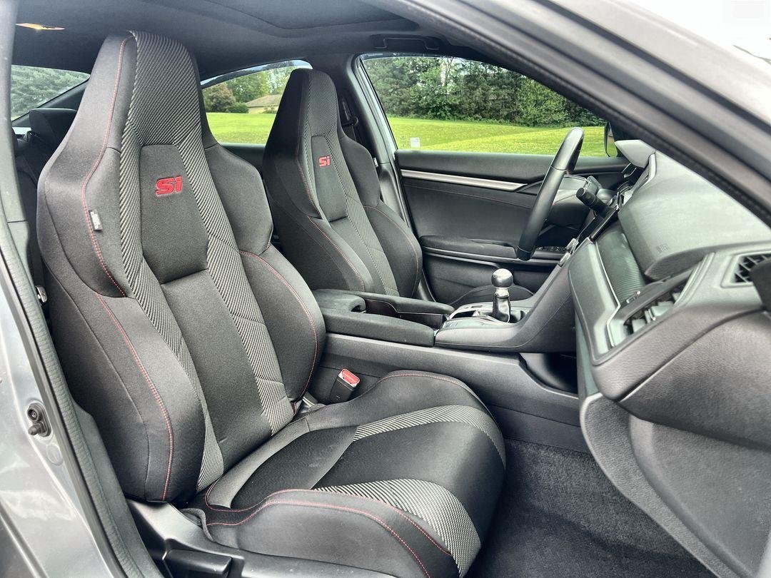 Used 2017 Lunar Silver Metallic Honda Si image 22