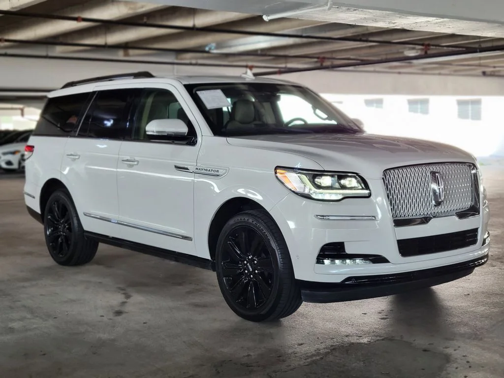2022 Lincoln Navigator Reserve 4WD's photo