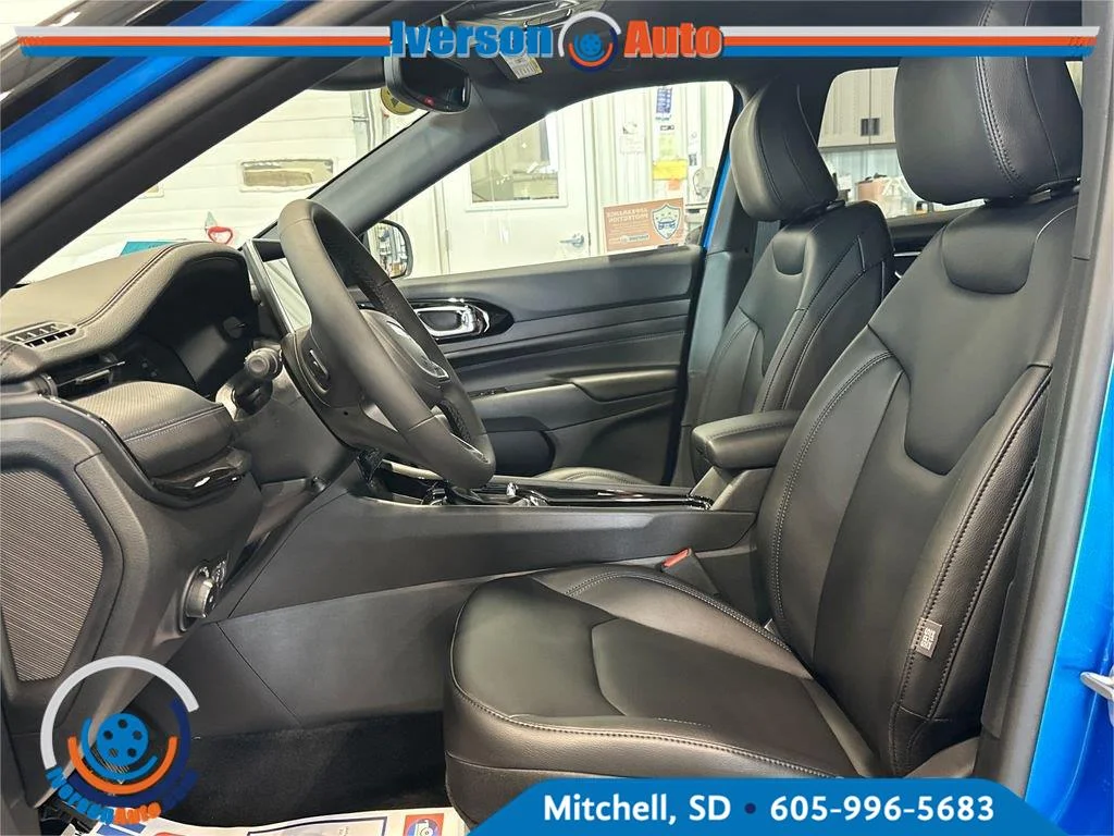 New 2026 Hydro Blue Pearlcoat Jeep Limited Altitude image 12