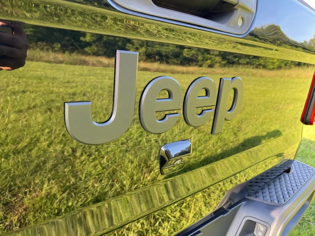 Used 2020 Black Jeep Sport image 35