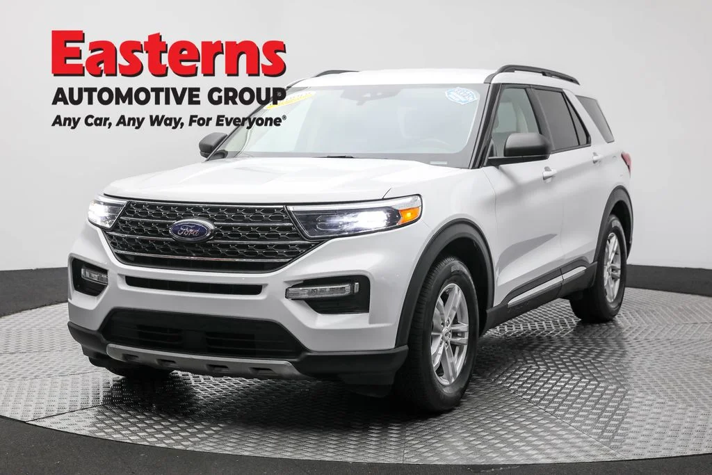 Used 2023 White Ford XLT image 1