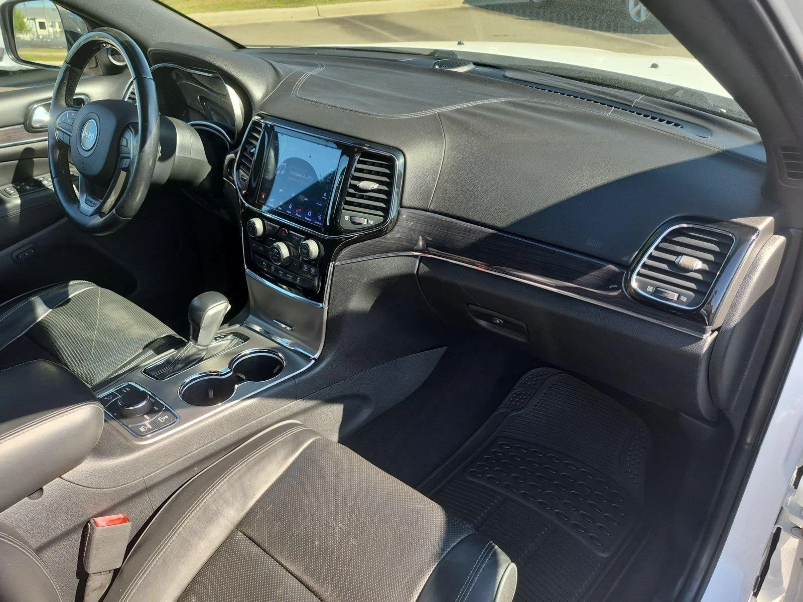 Used 2020 Bright White Clearcoat Jeep Overland image 38