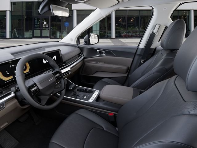 New 2027 Ceramic Silver Kia LXS image 17
