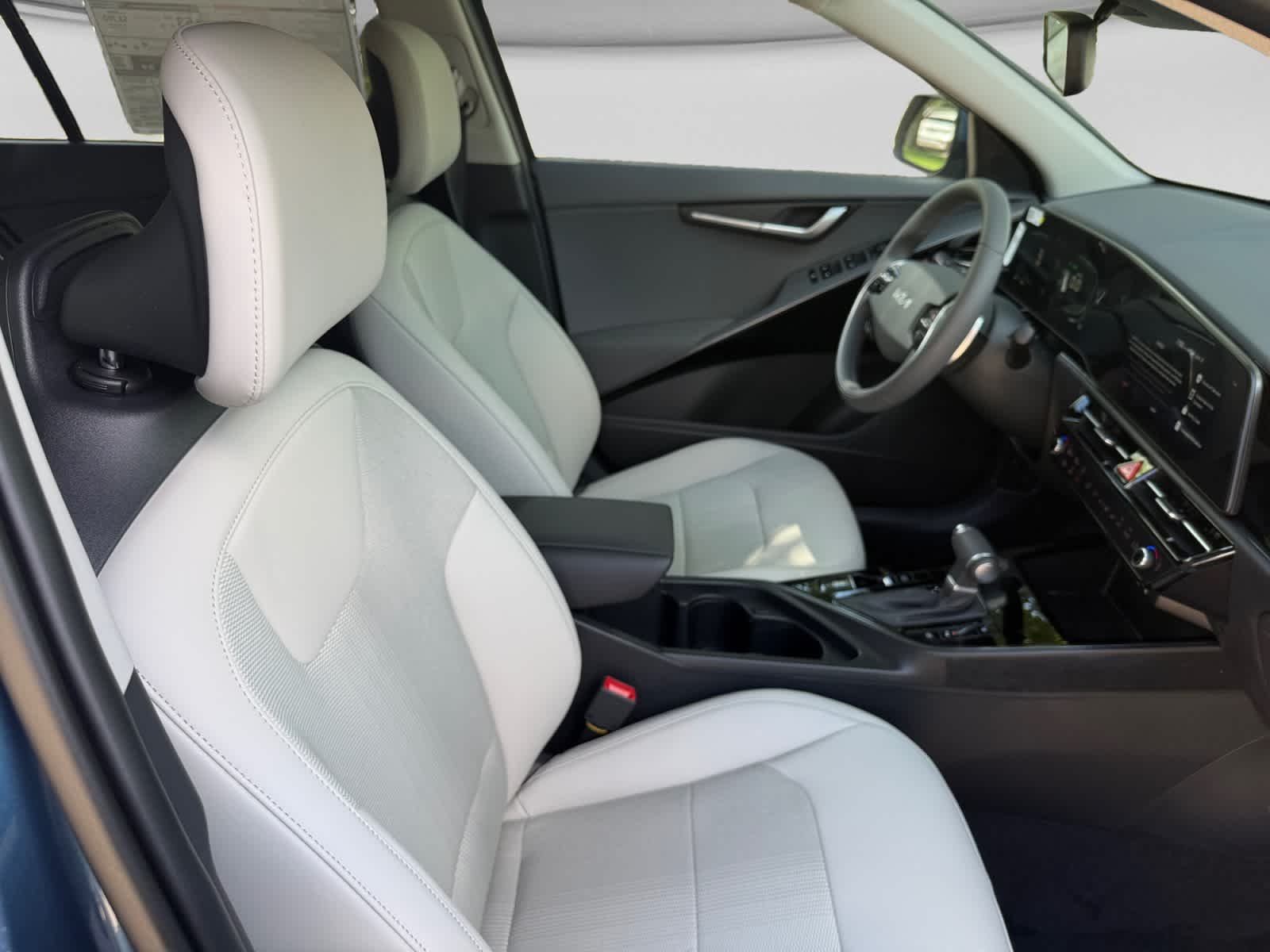 New 2026 Mineral Blue Kia EX image 20