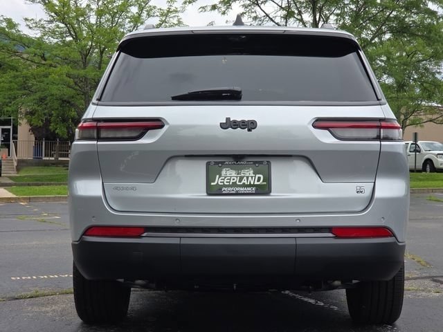 New 2026 Silver Zynith Exterior Paint Jeep 85th Anniversary Edition image 25