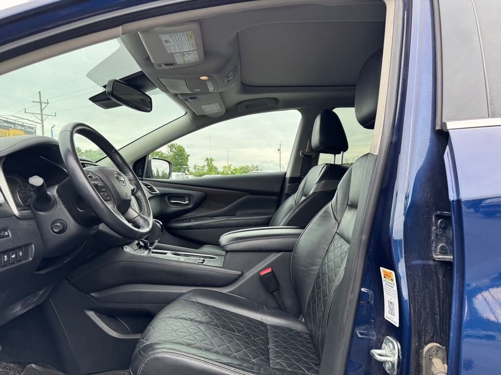 Used 2019 Blue Nissan Platinum image 9