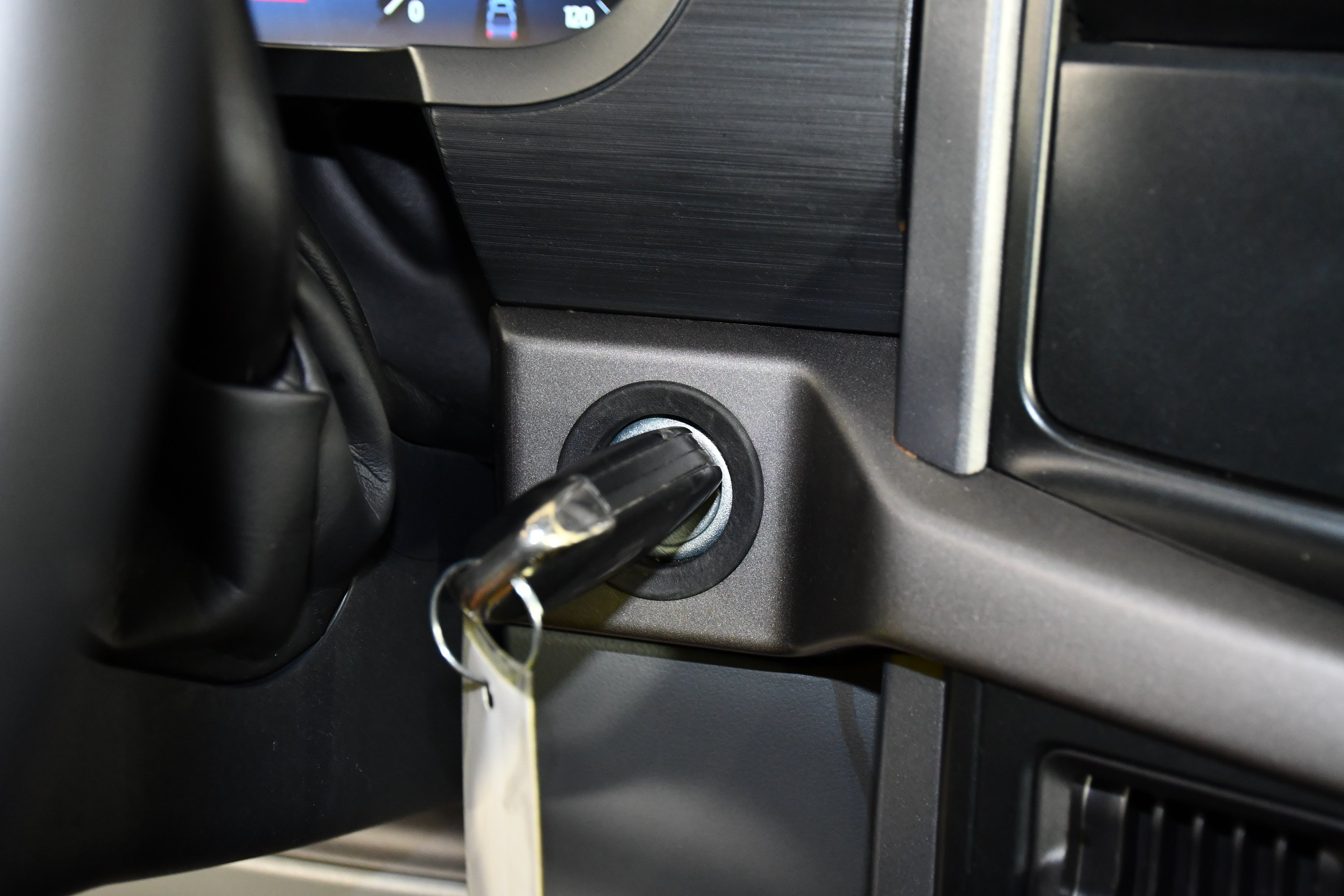 Used 2025 Black Metallic Ford XLT image 26