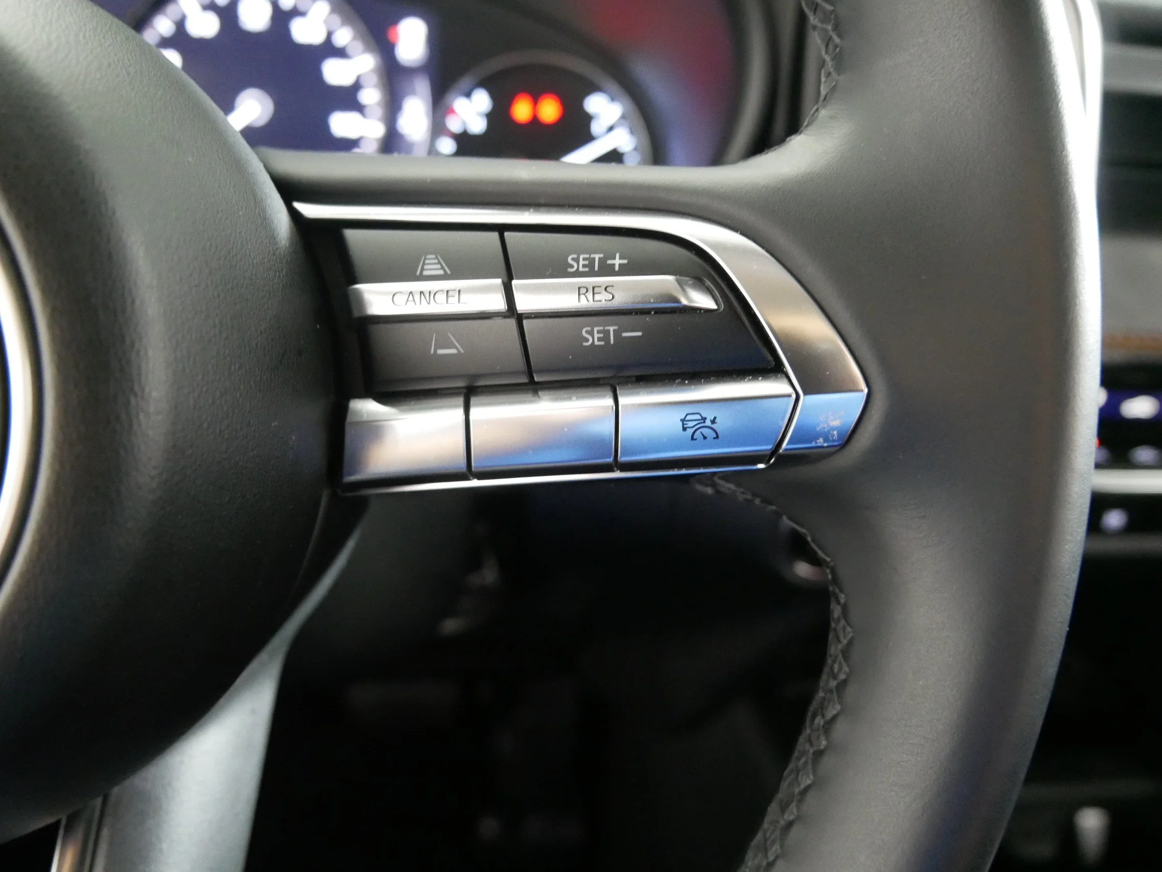 Used 2025 Wind Chill Pearl Mazda 2.5 S Premium Plus Package image 28