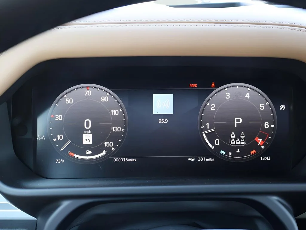 New 2025 Fuji White Land Rover V8 image 28