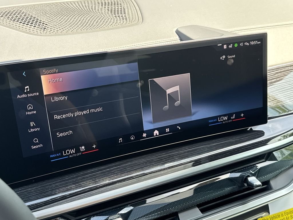 New 2026 Mineral White Metallic BMW xDrive40i image 12