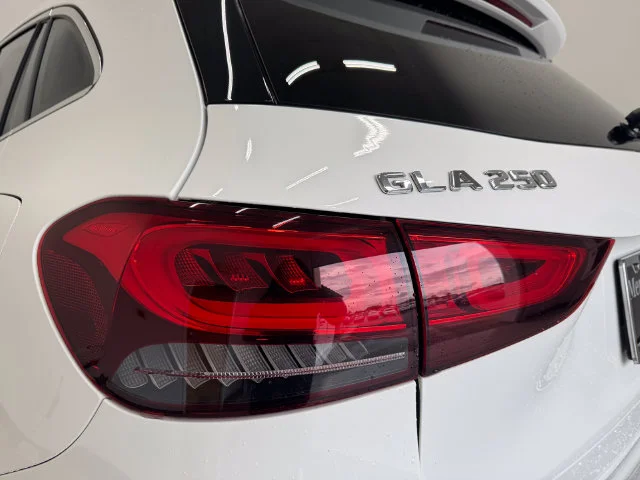 Certified Used 2022 Polar White Mercedes-Benz GLA 250 image 33