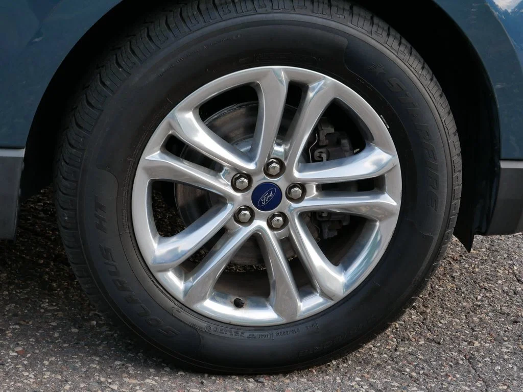 Used 2016 Blue Ford SEL image 6