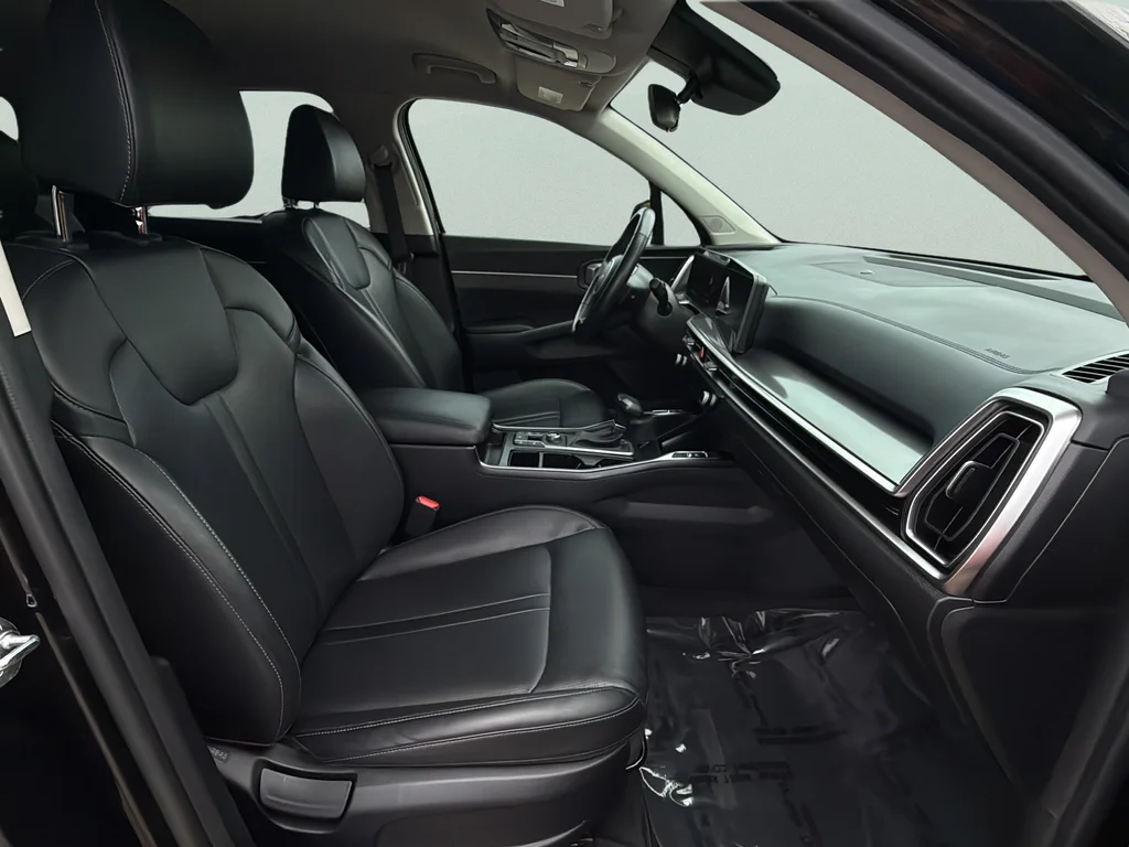 Certified Used 2024 Ebony Black Kia S image 16