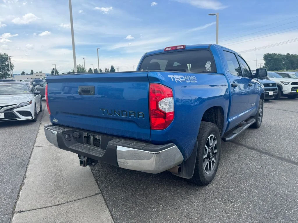 Used 2018 Blue Toyota SR5 image 3