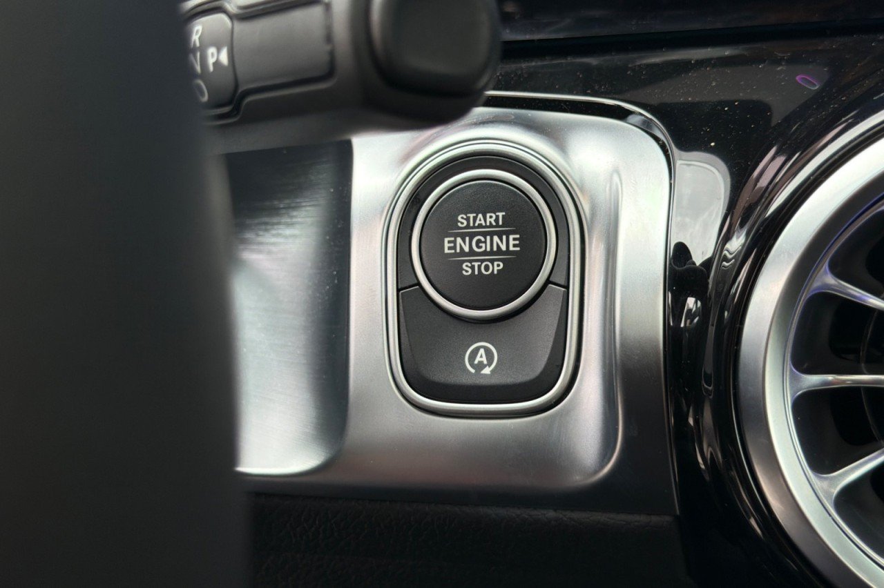 New 2026 Mountain Grey Metallic Mercedes-Benz AMG® GLB 35 4MATIC SUV image 21