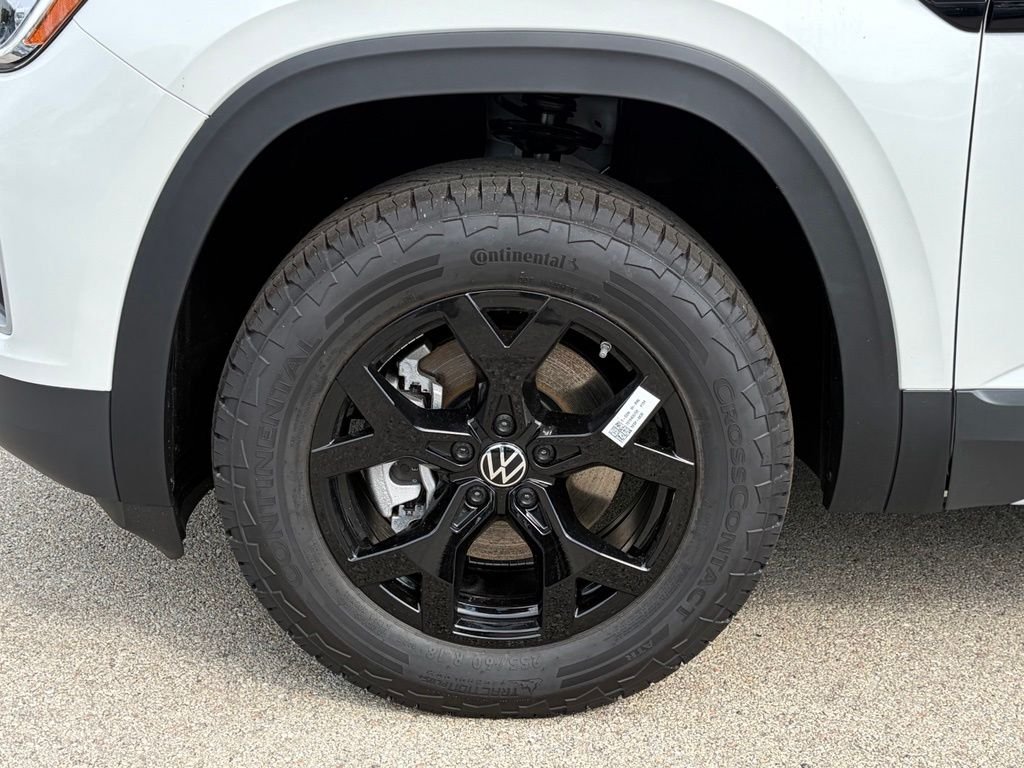 New 2026 Opal White Pearl Volkswagen 2.0T Peak Edition image 13