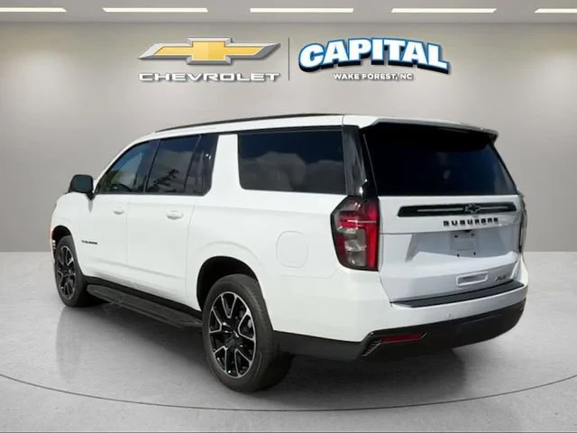 Used 2024 Summit White Chevrolet RST image 3