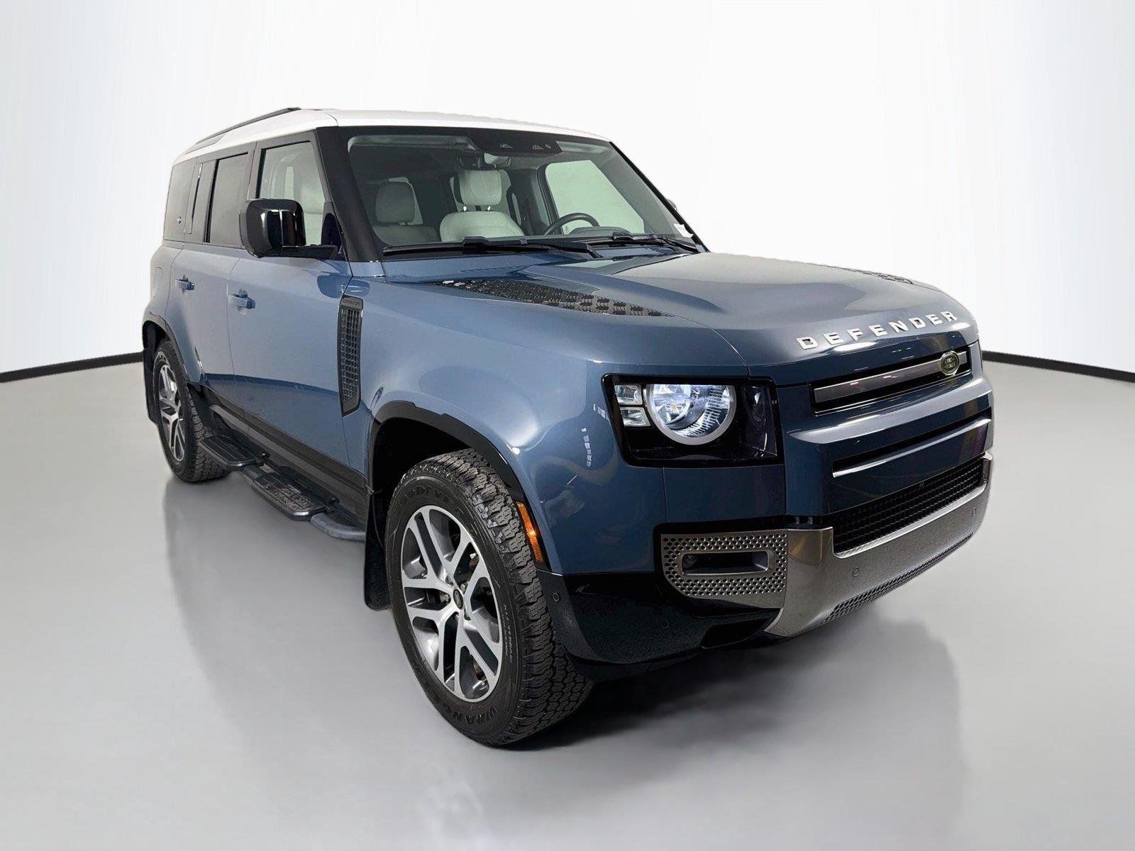 Certified Used 2023 Tasman Blue Land Rover S image 3