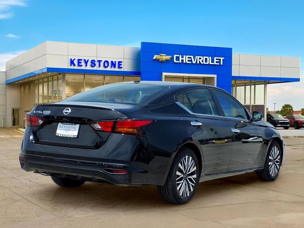 2025 Nissan Altima SV - Photo 7