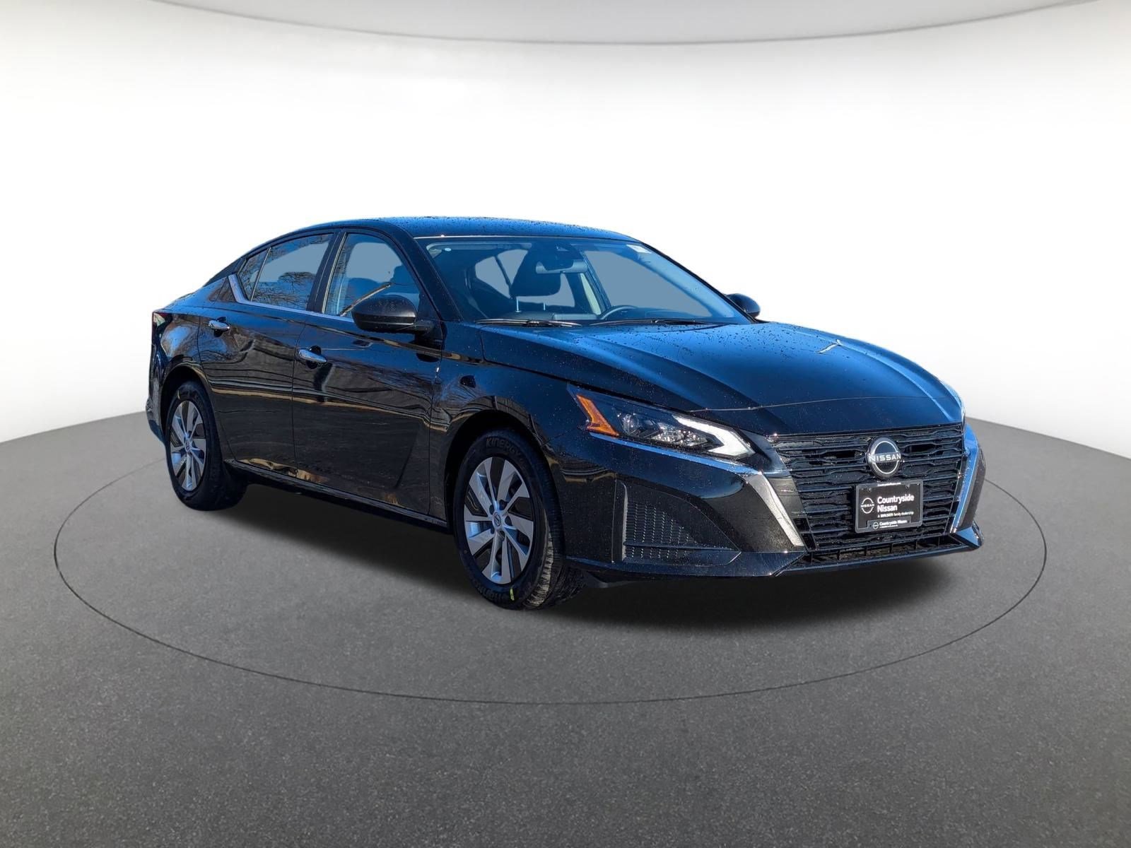 2025 Nissan Altima S - Photo 4