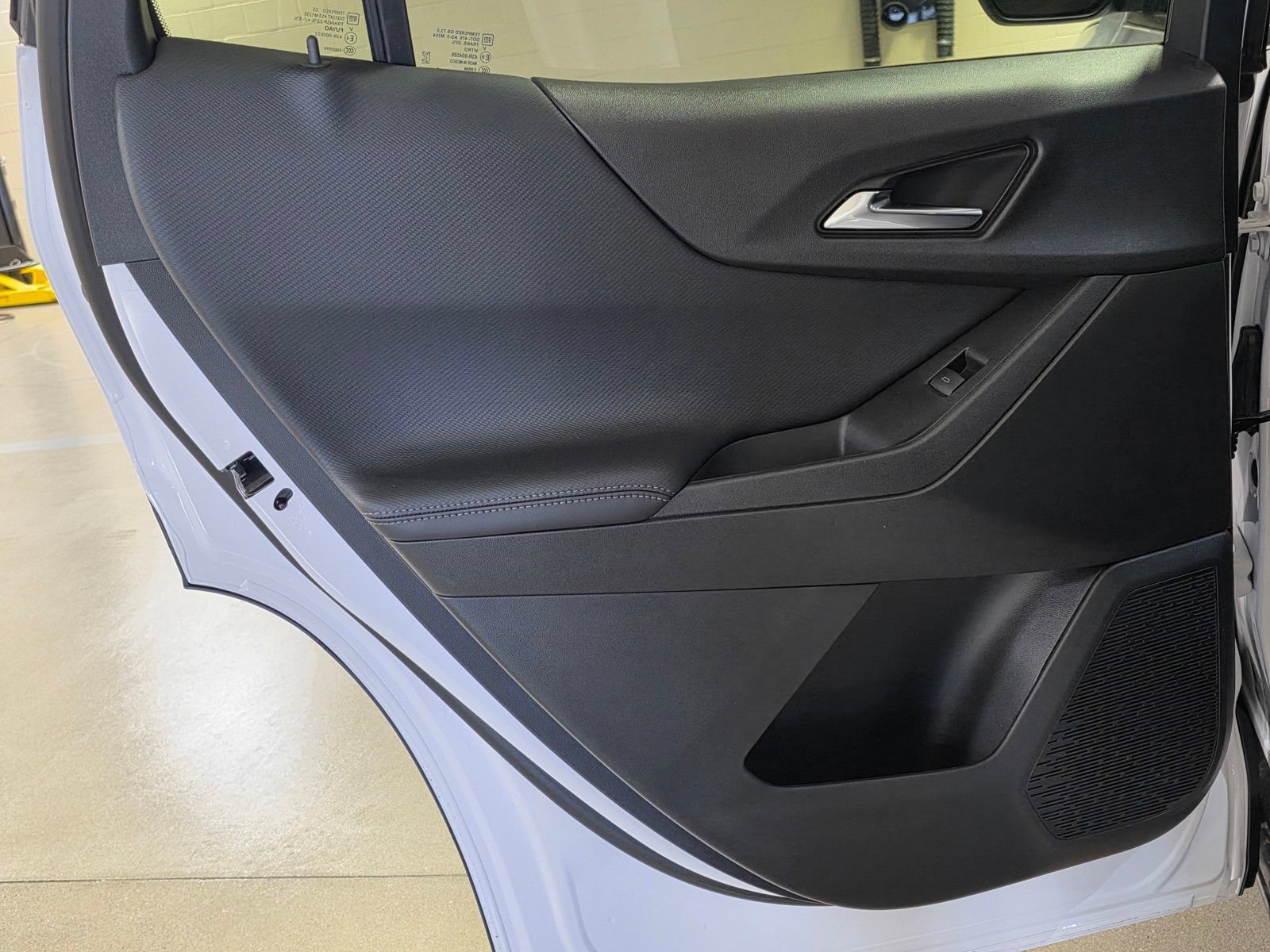 2027 Chevrolet Equinox LT - Photo 13