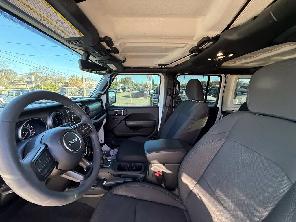 Used 2023 White Jeep Willys image 12