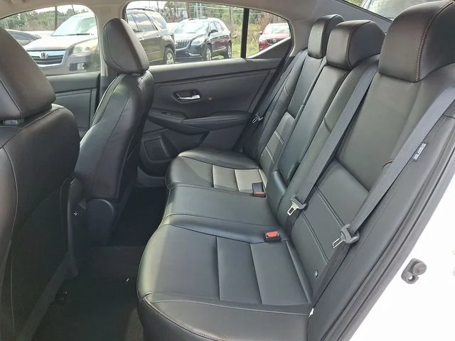Used 2022 White Nissan SR image 11