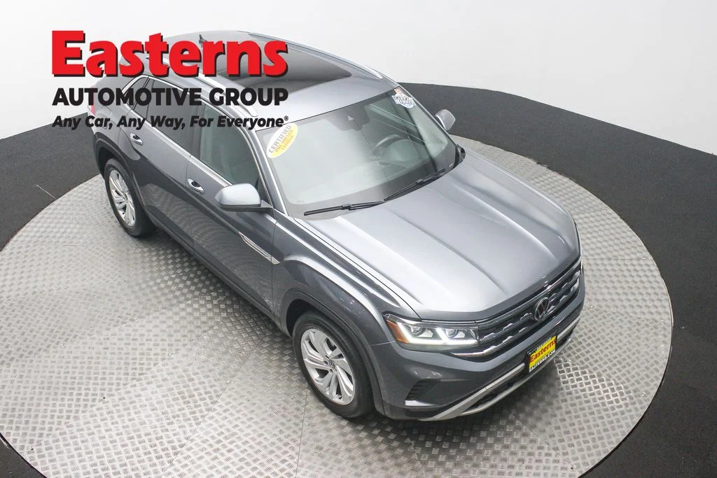 Used 2021 Gray Volkswagen 2.0T SEL image 3