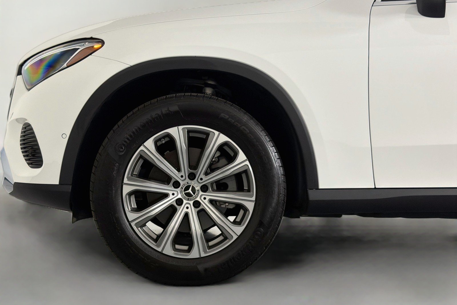 Certified Used 2025 Polar White Mercedes-Benz GLC 300 image 14