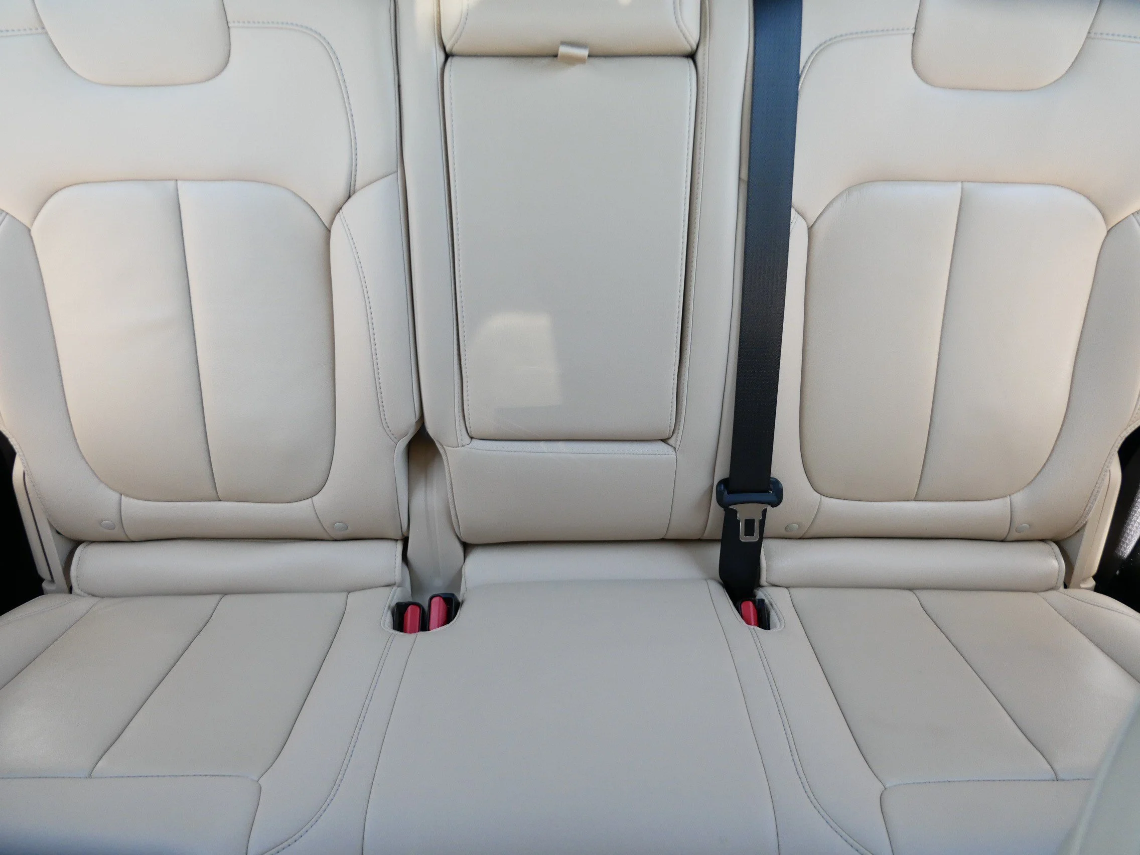 Used 2022 Velvet Red Pearlcoat Jeep  image 13