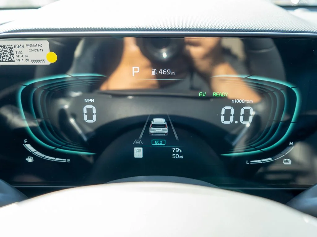 New 2026 Snow White Pearl Kia EX image 20