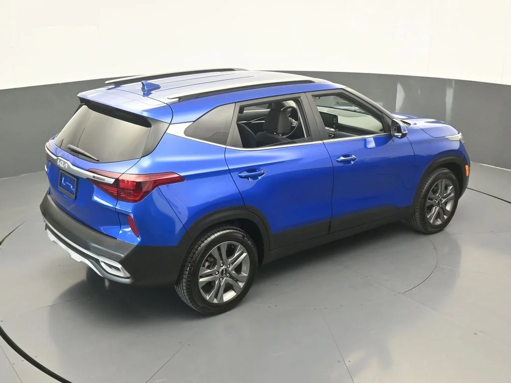 Used 2023 Neptune Blue Kia S image 46